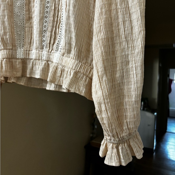 American Eagle Lace Beige Blouse - Picture 5 of 7